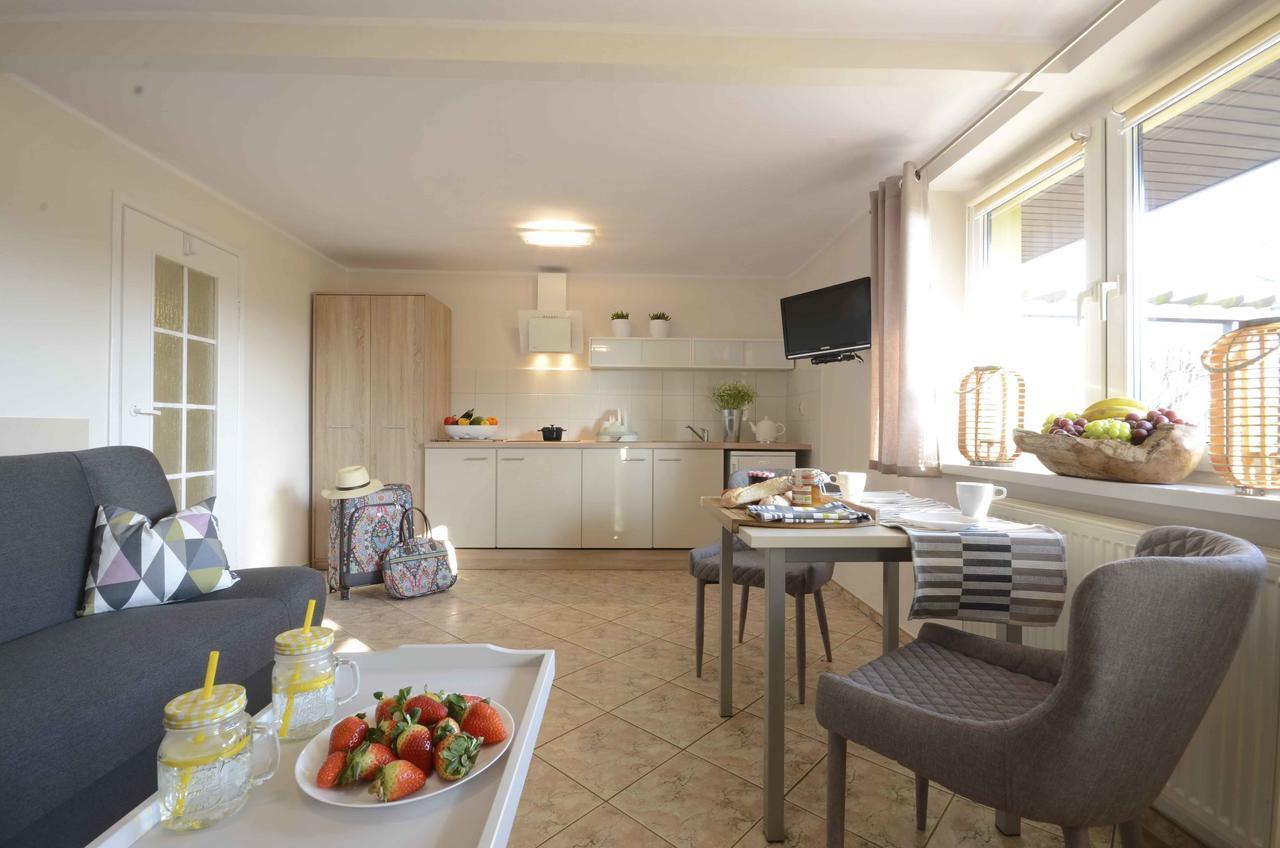 Arenda Apartamenty&Domki Caloroczne Sierakow  ภายนอก รูปภาพ